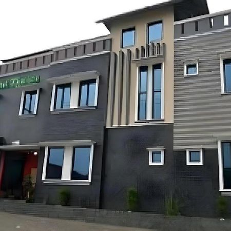 Hotel Khalista Purwakarta Esterno foto