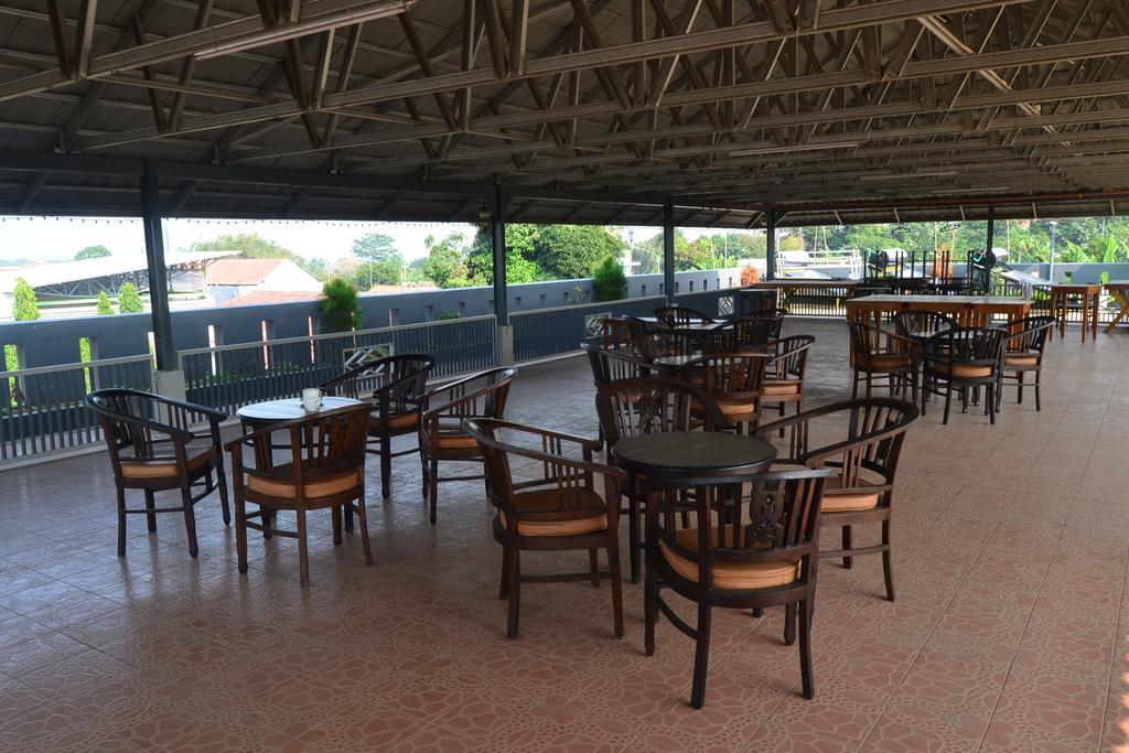 Hotel Khalista Purwakarta Esterno foto