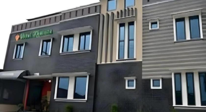 Hotel Khalista Purwakarta Esterno foto