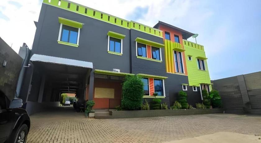 Hotel Khalista Purwakarta Esterno foto